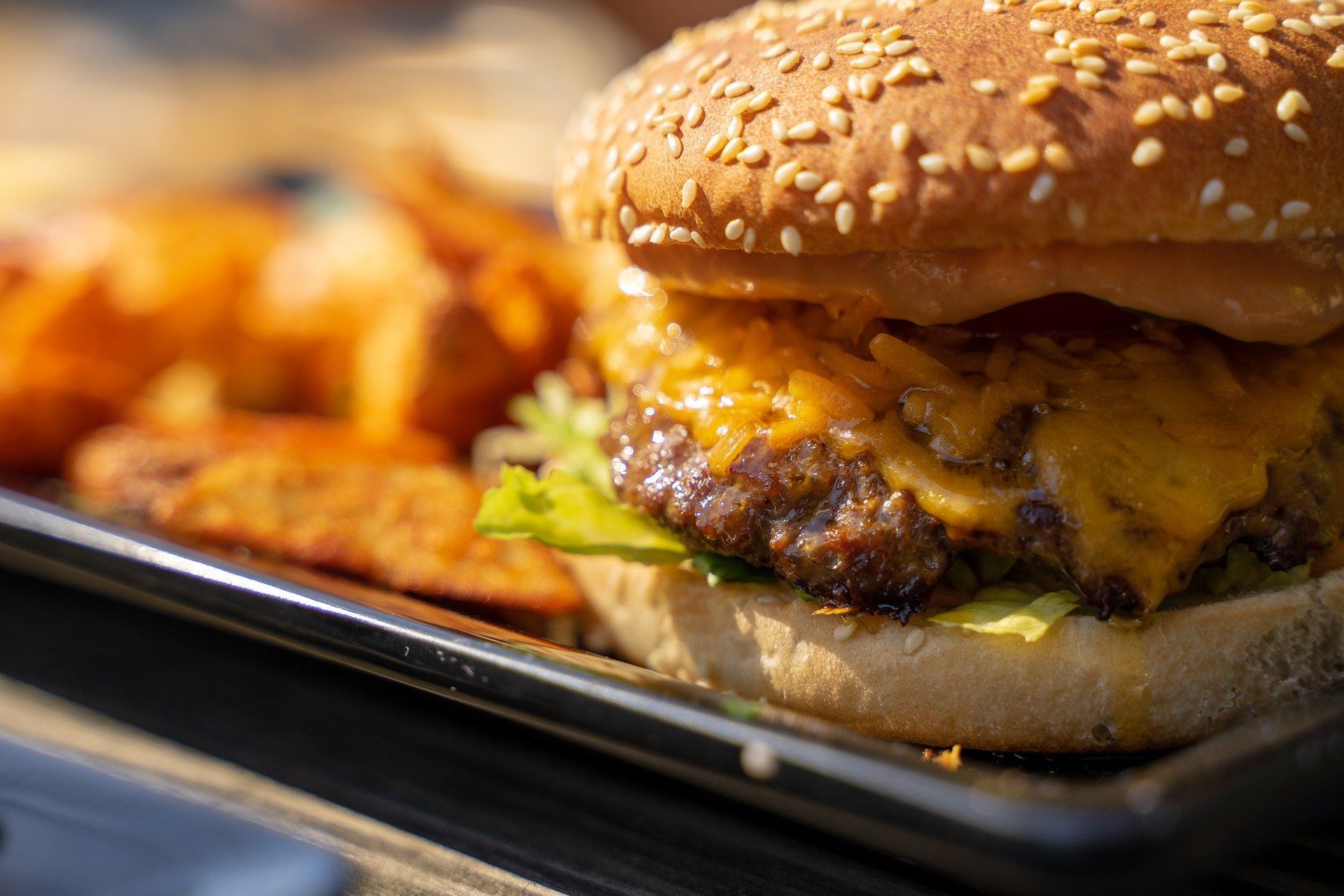 Cheeseburger with fries is not good for brain health